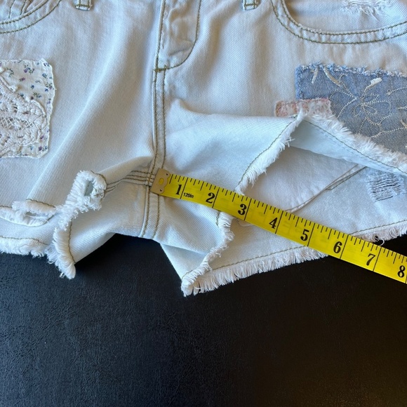 Free People Crochet and Patchwork Cut-Off Jean Shorts sz 29 - Picture 6 of 8
